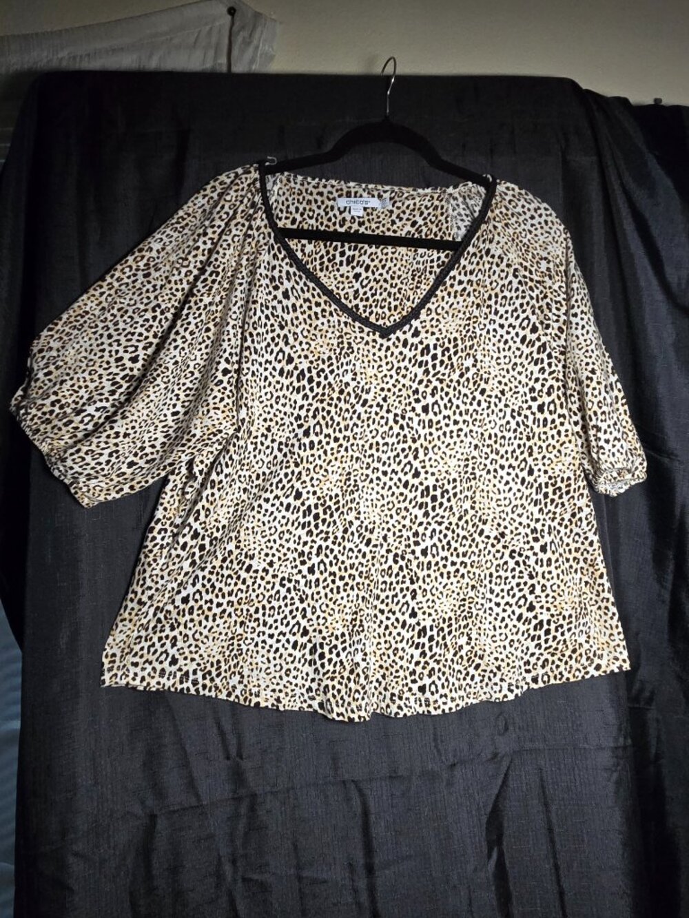 Chico’s Size 2 Leopard Print Linen Puff Sleeve V Neck Top